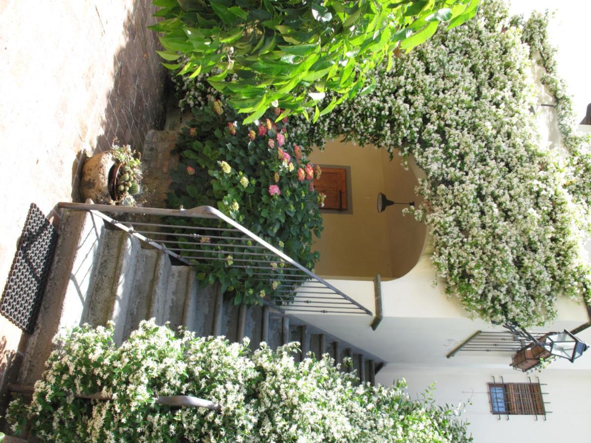 דירות גאמבאסי Borgo Dei Cadolingi מראה חיצוני תמונה